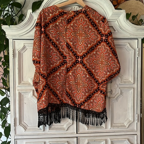 5 for $25! Charlotte Russe Kimono Cardigan with Black Fringe Size M - Picture 2 of 6